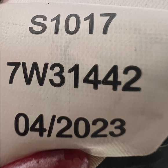 Fine detail Lamb Skin Leather Jacket from Lucky Brand. - Picture 6 of 6